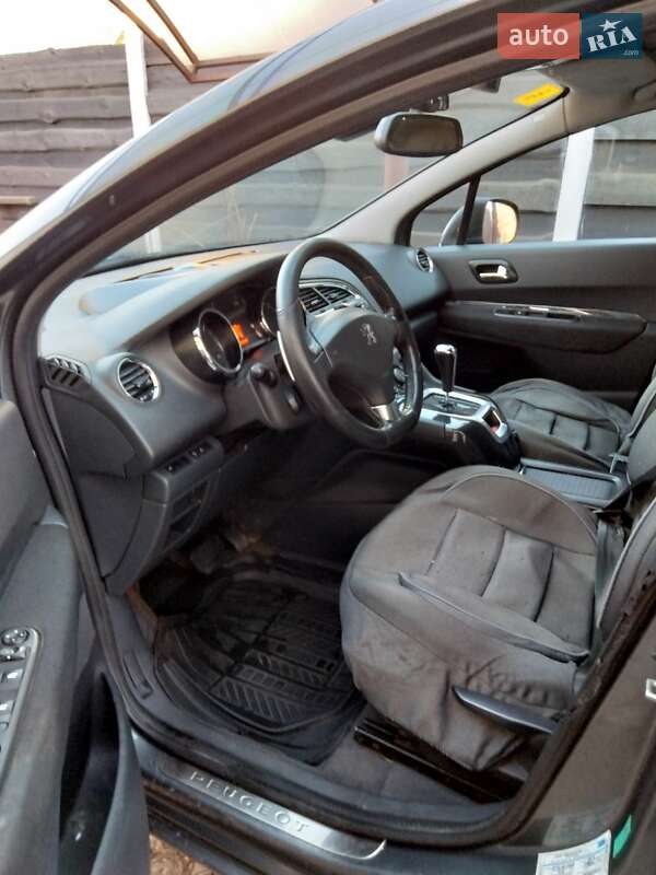 Микровэн Peugeot 5008 2011 в Чернигове