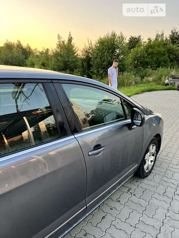 Микровэн Peugeot 5008 2011 в Стрые