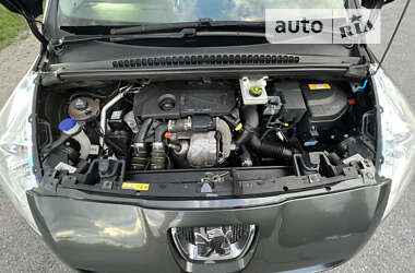 Микровэн Peugeot 5008 2013 в 