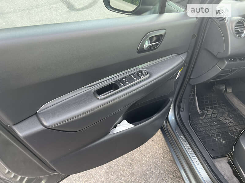 Мікровен Peugeot 5008 2013 в Вінниці