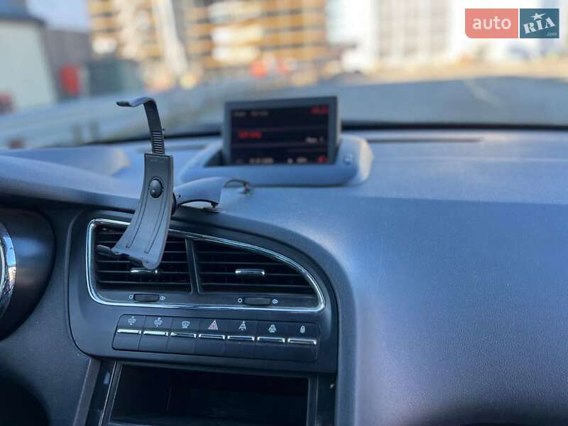 Мікровен Peugeot 5008 2011 в Львові