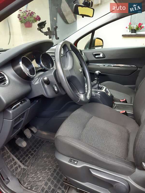 Мікровен Peugeot 5008 2010 в Теребовлі