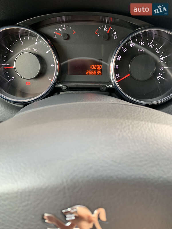 Микровэн Peugeot 5008 2011 в Старом Самборе