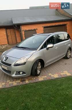 Микровэн Peugeot 5008 2011 в Самборе