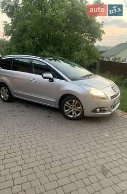 Микровэн Peugeot 5008 2011 в Самборе