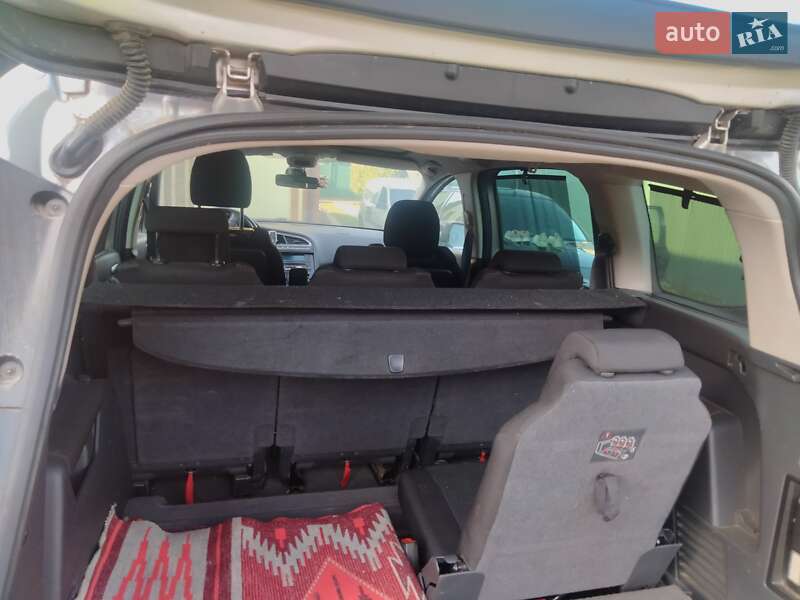 Мікровен Peugeot 5008 2011 в Дубні