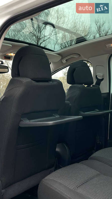 Мікровен Peugeot 5008 2010 в Дрогобичі