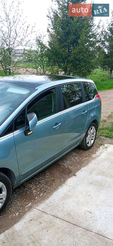 Мікровен Peugeot 5008 2009 в Стрию