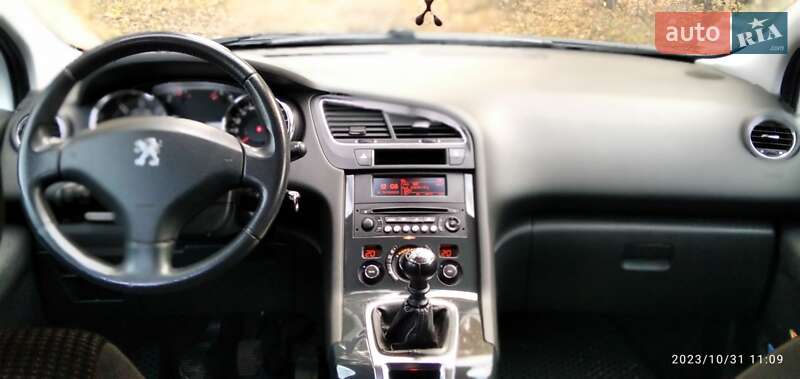 Мікровен Peugeot 5008 2014 в Ковелі