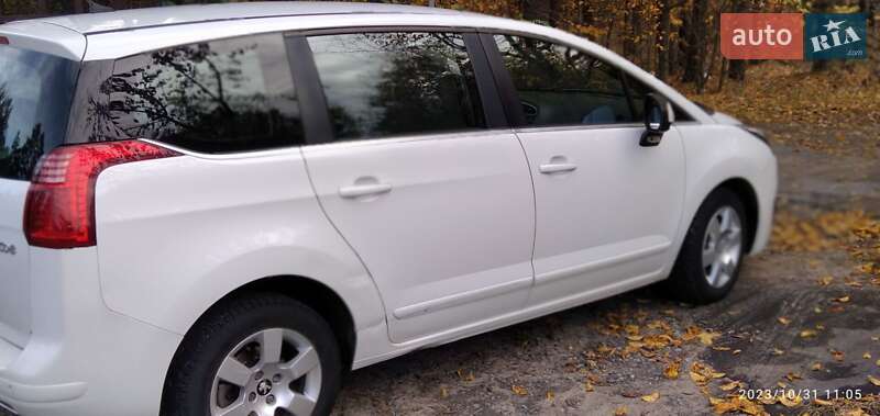 Мікровен Peugeot 5008 2014 в Ковелі