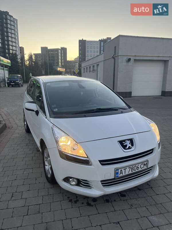 Микровэн Peugeot 5008 2013 в Ивано-Франковске