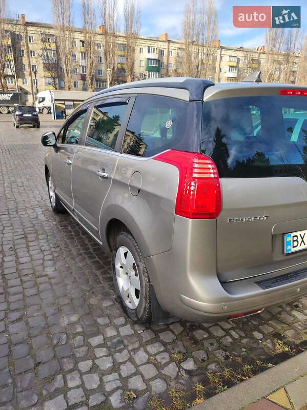 Мікровен Peugeot 5008 2013 в Кам'янець-Подільському