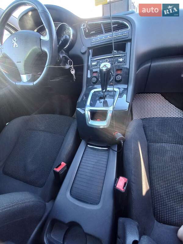 Микровэн Peugeot 5008 2014 в Шептицькому
