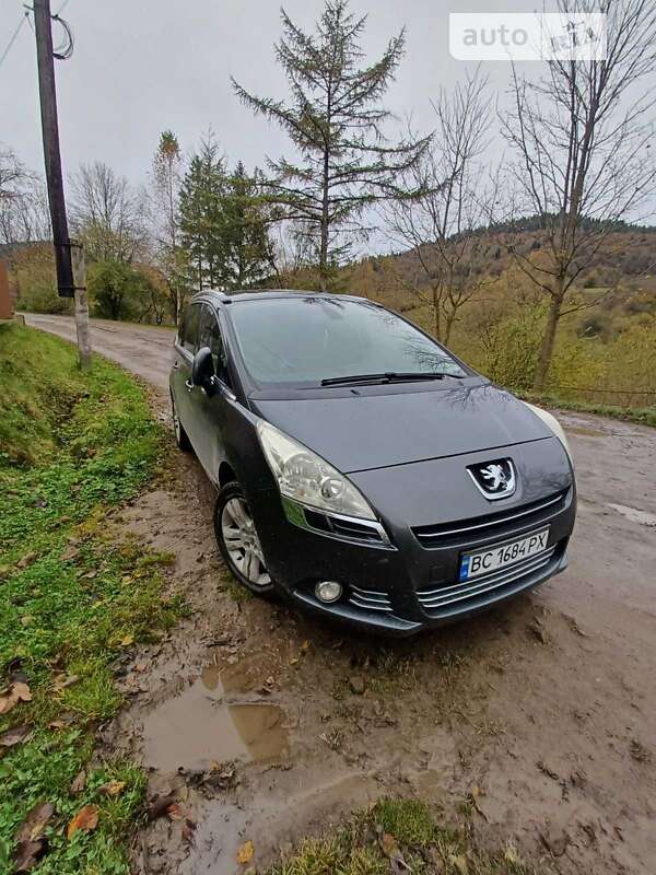 Микровэн Peugeot 5008 2010 в Львове