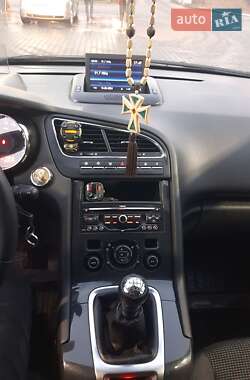 Мікровен Peugeot 5008 2013 в Дрогобичі