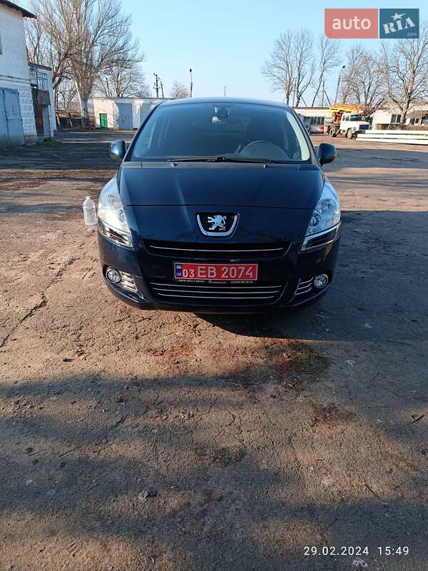 Мікровен Peugeot 5008 2010 в Братському