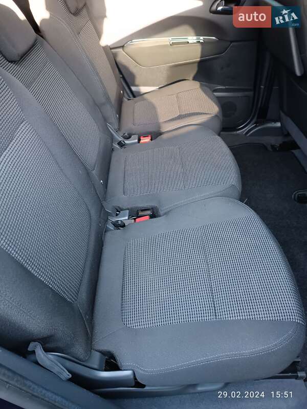 Мікровен Peugeot 5008 2010 в Братському