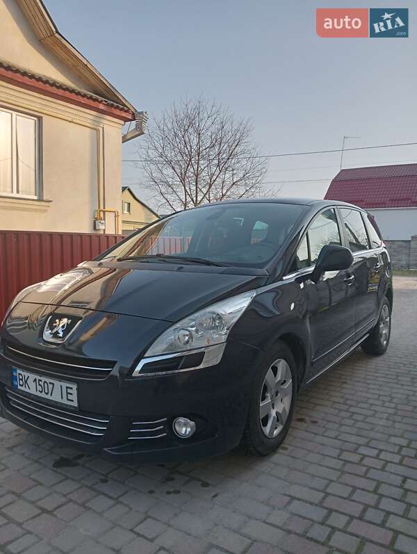 Мікровен Peugeot 5008 2011 в Рівному