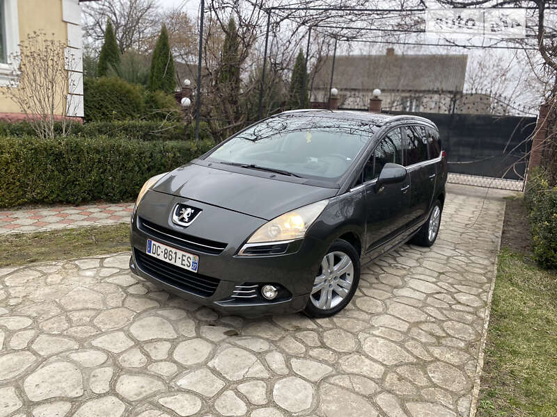 Микровэн Peugeot 5008 2013 в Дубно