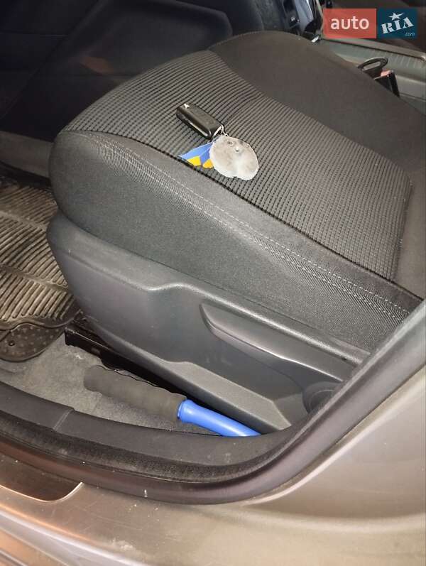 Микровэн Peugeot 5008 2011 в Киеве