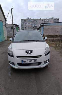 Микровэн Peugeot 5008 2011 в Светловодске