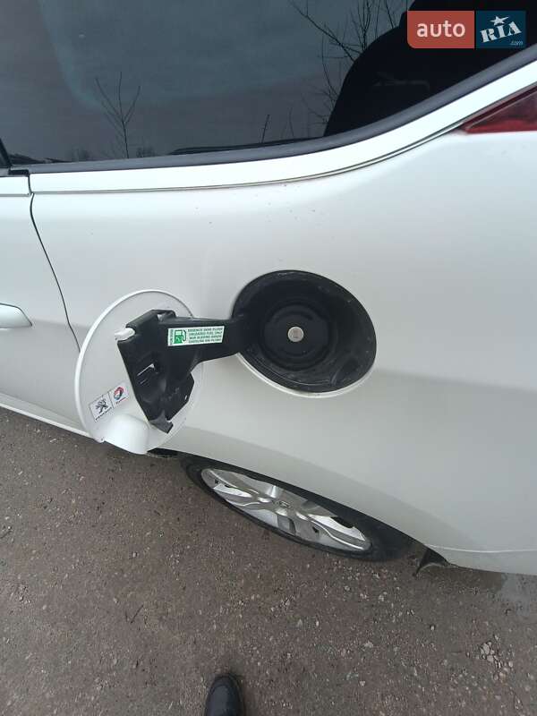 Микровэн Peugeot 5008 2011 в Светловодске