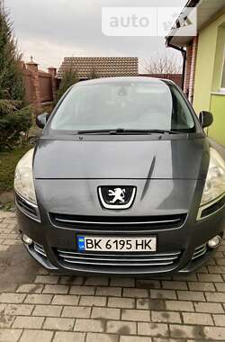 Микровэн Peugeot 5008 2011 в Луцке