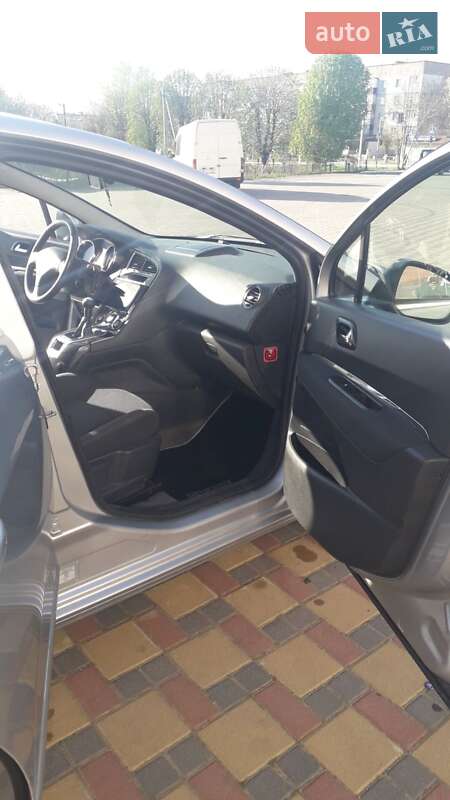 Мікровен Peugeot 5008 2013 в Гайсину