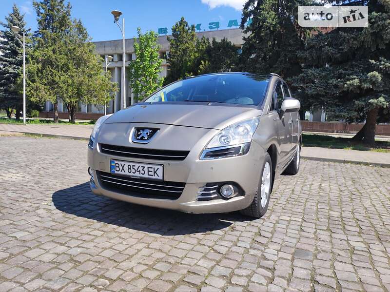 Микровэн Peugeot 5008 2013 в Каменец-Подольском
