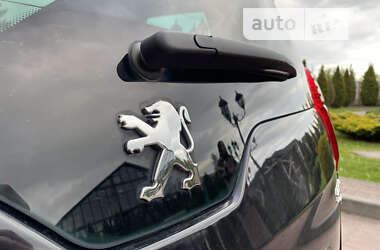 Мікровен Peugeot 5008 2013 в Стрию