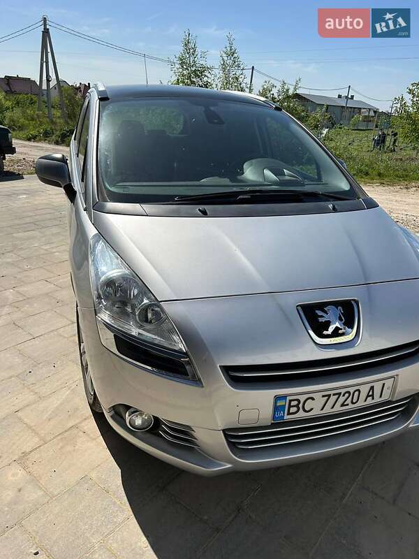 Мікровен Peugeot 5008 2011 в Самборі