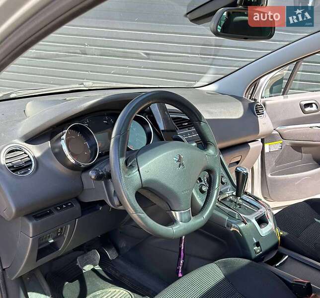 Мікровен Peugeot 5008 2011 в Самборі