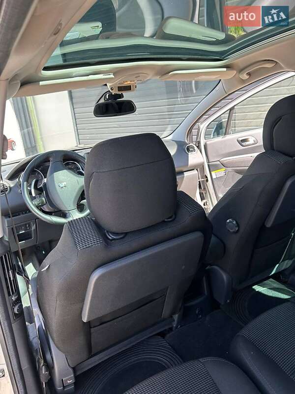 Мікровен Peugeot 5008 2011 в Самборі