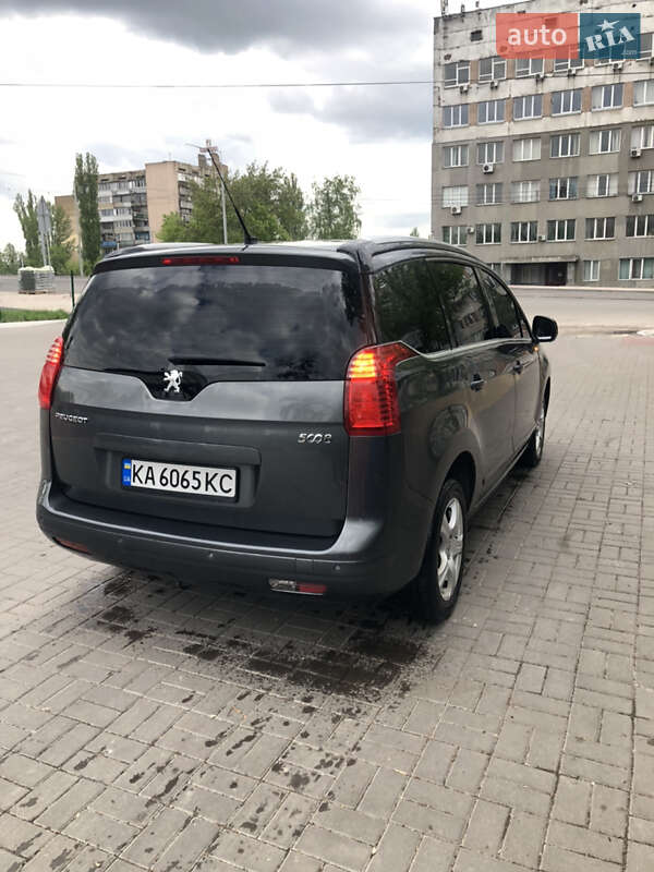 Мікровен Peugeot 5008 2011 в Києві