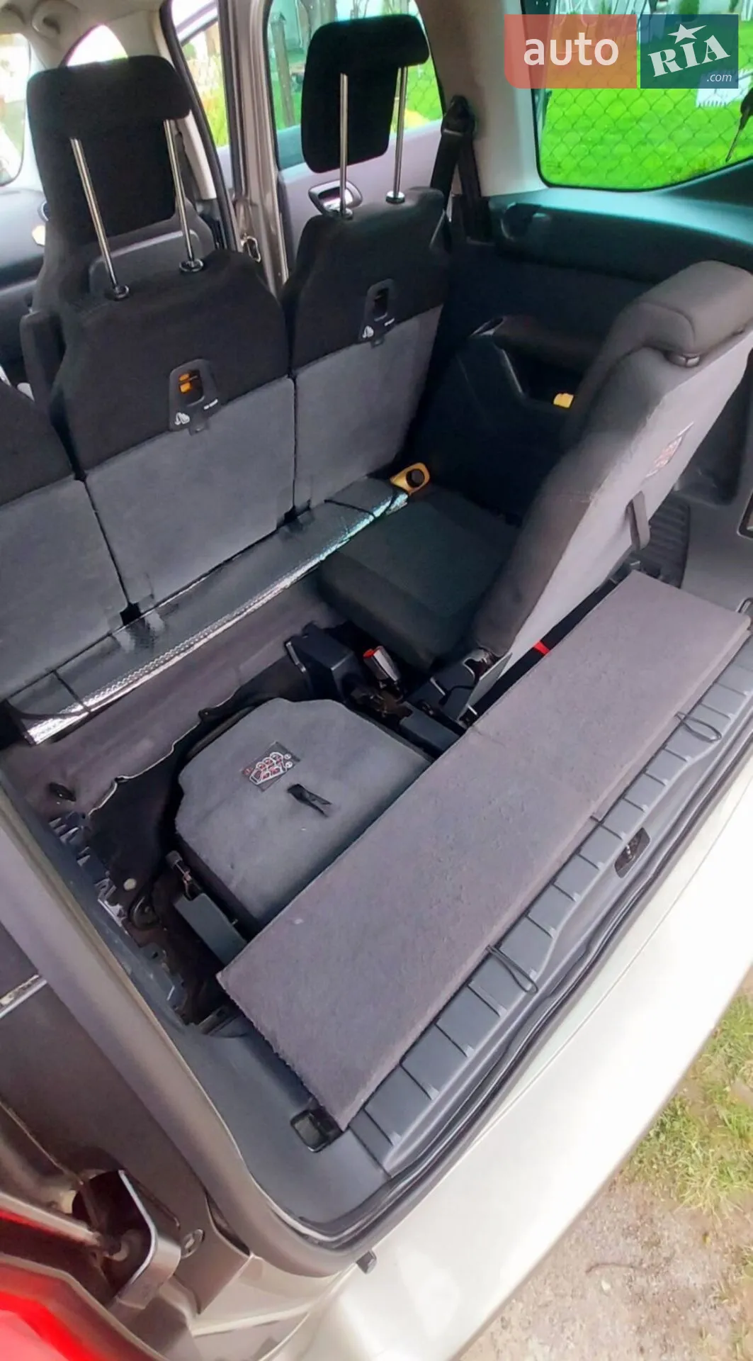 2010 Peugeot 5008 - мініатюра 8