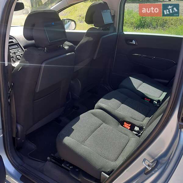 Мікровен Peugeot 5008 2009 в Горішніх Плавнях