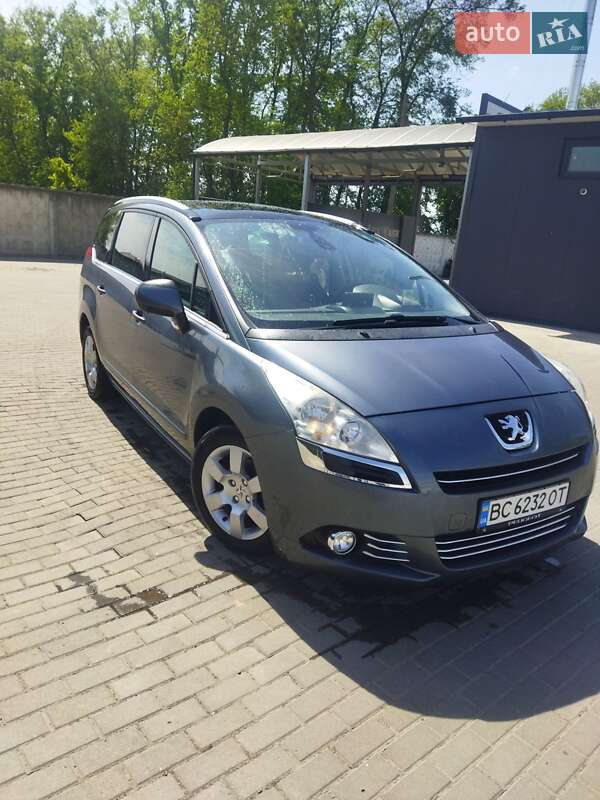 Мікровен Peugeot 5008 2011 в Стрию