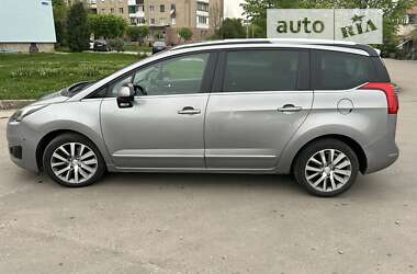 Микровэн Peugeot 5008 2015 в Калуше