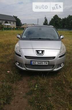 Микровэн Peugeot 5008 2010 в Днепре