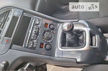 Мікровен Peugeot 5008 2011 в Стрию