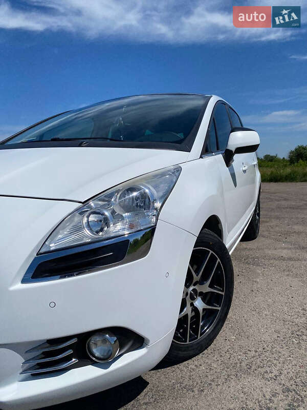 Микровэн Peugeot 5008 2013 в Львове