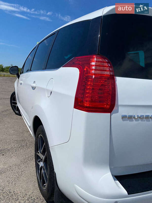 Микровэн Peugeot 5008 2013 в Львове