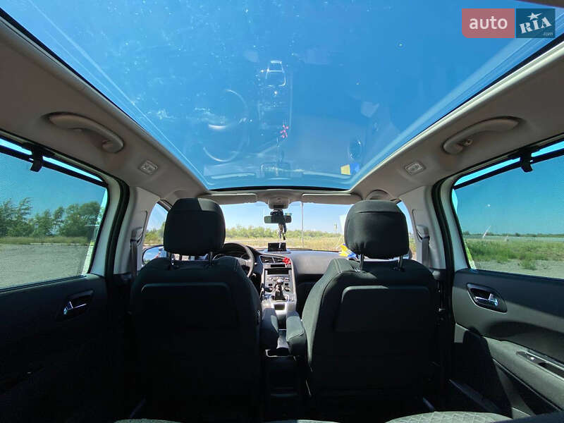 Микровэн Peugeot 5008 2013 в Львове