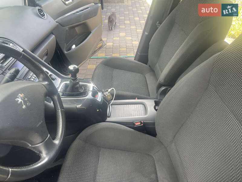 Микровэн Peugeot 5008 2012 в Львове