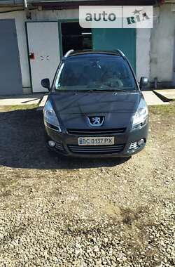 Мікровен Peugeot 5008 2011 в Нежухові