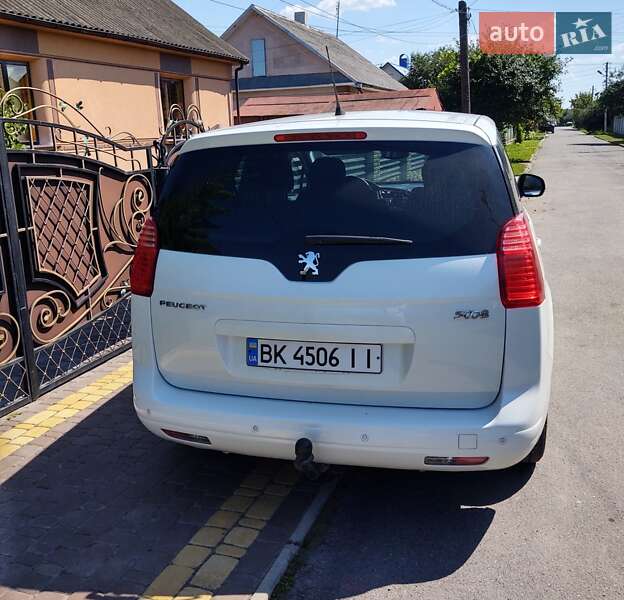 Микровэн Peugeot 5008 2010 в Костополе