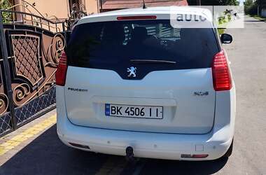 Микровэн Peugeot 5008 2010 в Дубно