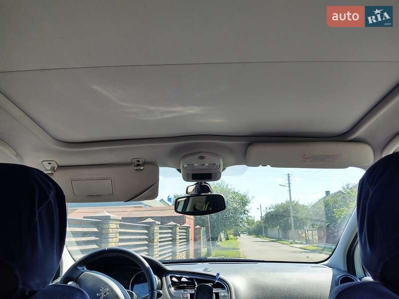 Микровэн Peugeot 5008 2010 в Костополе