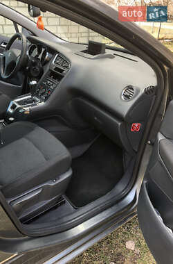 Мікровен Peugeot 5008 2011 в 