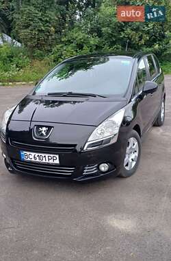 Микровэн Peugeot 5008 2011 в 